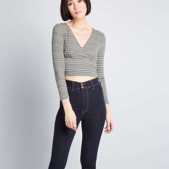 Modcloth Pair with Care Crop Top in gray/green and ivory stripe - Size M - Picture 4 of 9